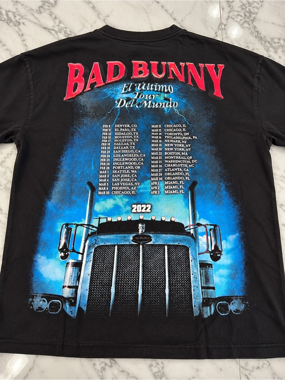 Bad Bunny official El Último Tour Del Mundo 2022 tour shirt size XL